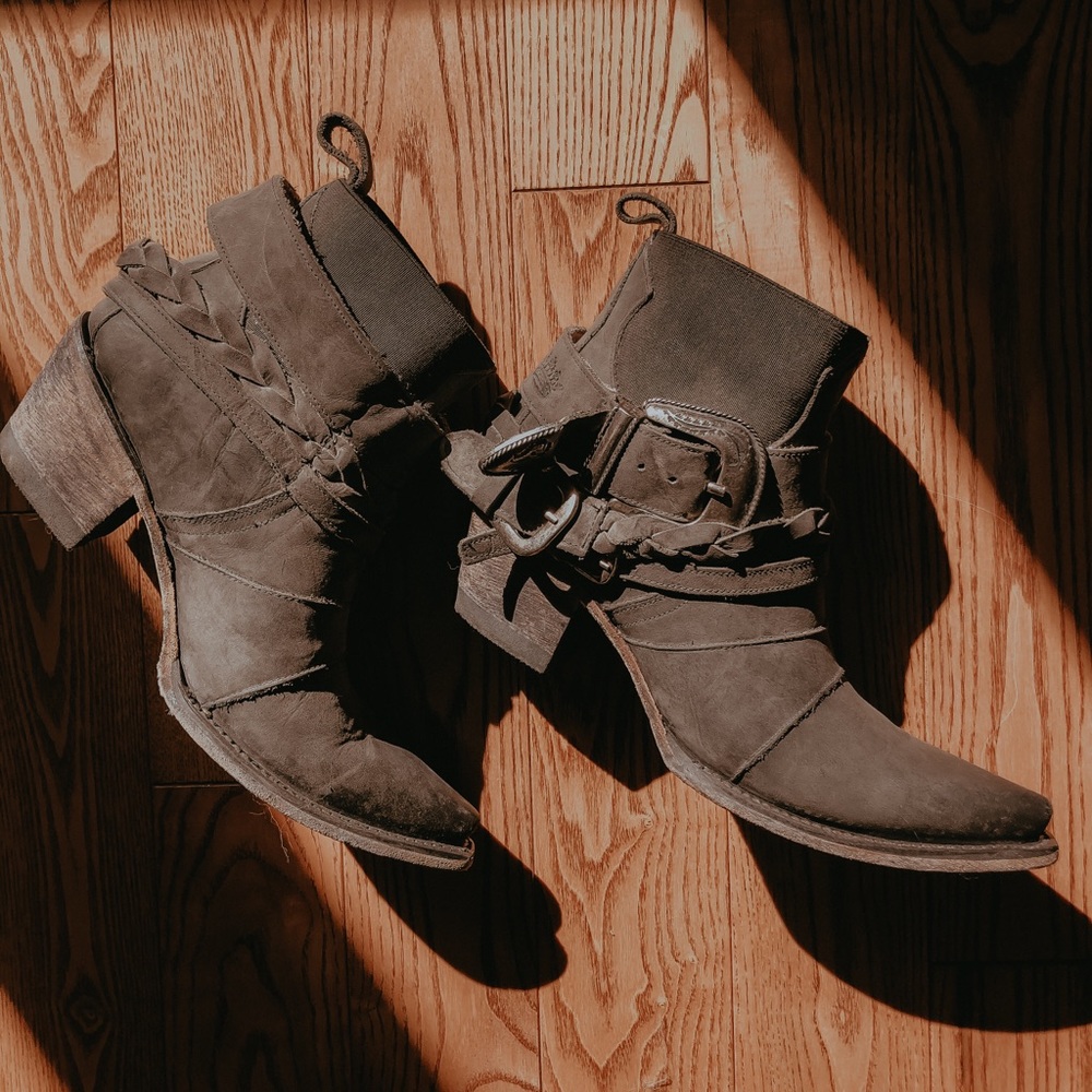 COPY - Cowboy boots (booties)
